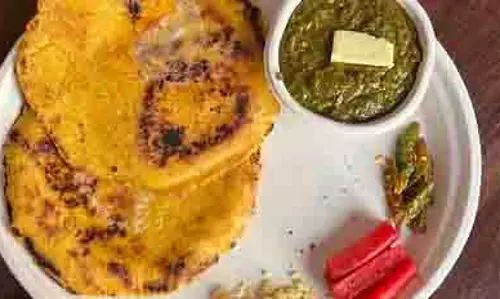 Saag-Makke Ki Roti Recipe:सरसों साग-मक्के की रोटी का विंटर में उठाएं लुत्फ Saag-Makke Ki Roti Recipe:सरसों साग-मक्के की रोटी का विंटर में उठाएं लुत्फ