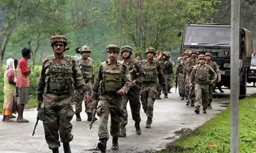 Manipur: गृह मंत्रालय मणिपुर में केंद्रीय सशस्त्र बलों की 50 और कंपनियां भेजेगा Manipur: गृह मंत्रालय मणिपुर में केंद्रीय सशस्त्र बलों की 50 और कंपनियां भेजेगा