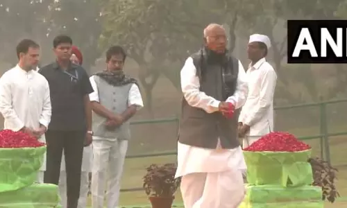 पूर्व प्रधानमंत्री इंदिरा गांधी की जयंती पर शक्ति स्थल पर दी गई श्रद्धांजलि पूर्व प्रधानमंत्री इंदिरा गांधी की जयंती पर शक्ति स्थल पर दी गई श्रद्धांजलि