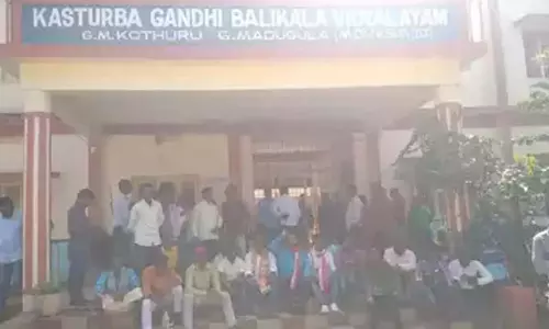 Andhra: अनुशासन के लिए 18 लड़कियों के बाल काटने से सनसनी