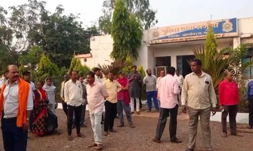 प्रेमी ने पिता संग मिलकर प्रेमिका के साथ किया गैंगरेप
