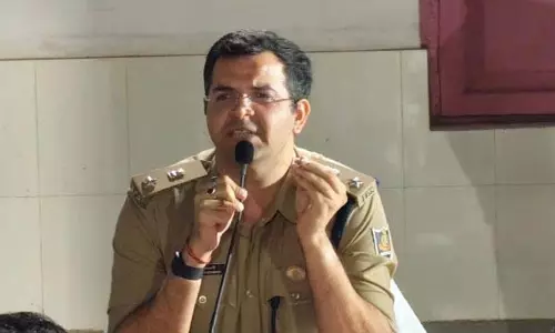 स्क्रैप डीलरों को दुकानें निर्धारित स्थान पर स्थानांतरित करने को कहा गया स्क्रैप डीलरों को दुकानें निर्धारित स्थान पर स्थानांतरित करने को कहा गया