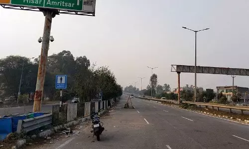 Haryana : अंबाला में एनएच पर फ्लाईओवर पर लगाए गए बैरिकेड्स हटाए गए