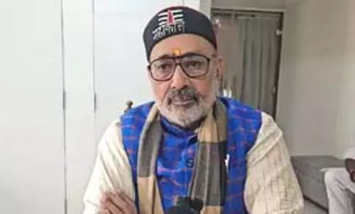 झारखंड की जनता ध्यान रखे, रांची को कराची न बनने दें: गिरिराज सिंह