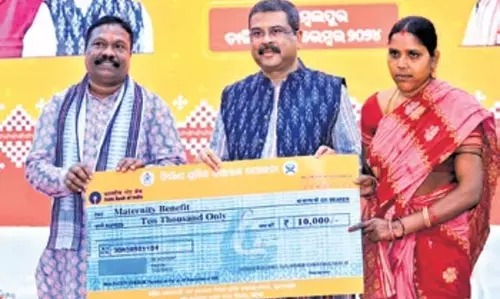 Union Minister Dharmendra Pradhan: सरकार मजदूरों के कल्याण के लिए प्रतिबद्ध