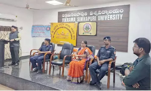 V-C: छात्रों को प्राकृतिक आपदाओं के दौरान बचाव कौशल सीखना चाहिए