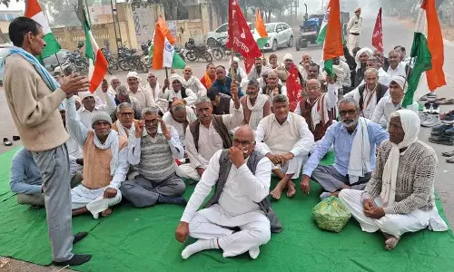 Haryana : किसानों ने पलवल में चीनी मिल में परिचालन फिर से शुरू