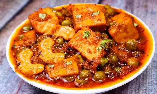 मटर के साथ पनीर भरवां आलू रेसिपी