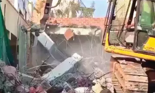 HYDRA ने अमीनपुर में अवैध निर्माण ढहाए