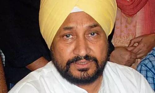 महिला आयोग ने पूर्व CM Channi को नोटिस जारी किया