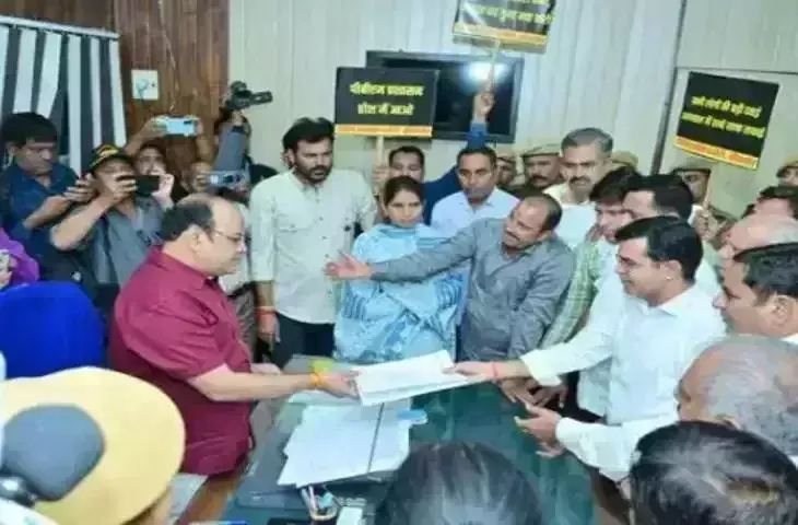 Bikaner: पीबीएम अस्पताल की अव्यवस्थाओं पर कांग्रेस नेताओं का फूटा गुस्सा Bikaner: पीबीएम अस्पताल की अव्यवस्थाओं पर कांग्रेस नेताओं का फूटा गुस्सा