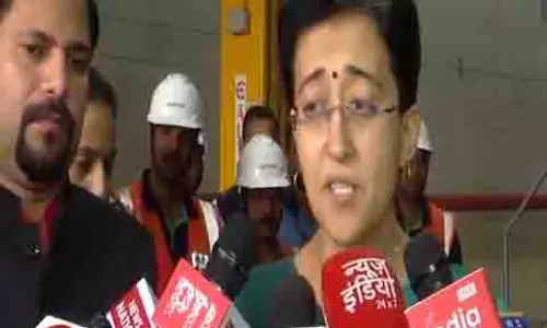 दिल्ली की CM आतिशी ने मुकुंदपुर डिपो में फेज-4 रूट के नए मेट्रो कोचों का निरीक्षण किया दिल्ली की CM आतिशी ने मुकुंदपुर डिपो में फेज-4 रूट के नए मेट्रो कोचों का निरीक्षण किया
