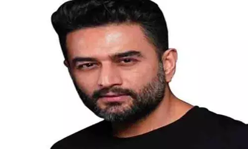 Shekhar Ravjiani ने खुलासा किया, लेफ्ट वोकल कॉर्ड पैरेसिस के कारण उनकी आवाज़ चली गई Shekhar Ravjiani ने खुलासा किया, लेफ्ट वोकल कॉर्ड पैरेसिस के कारण उनकी आवाज़ चली गई