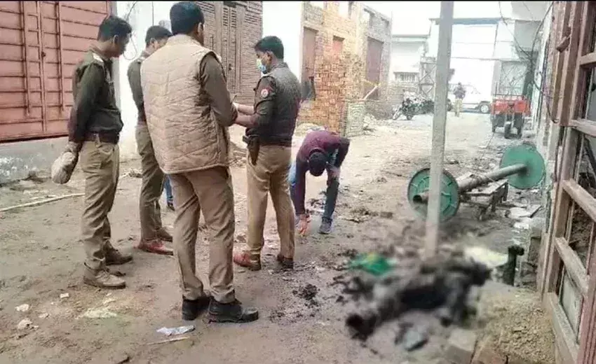 Meerut: लोहियानगर थाना क्षेत्र में अधजला शव मिलने से सनसनी फैली Meerut: लोहियानगर थाना क्षेत्र में अधजला शव मिलने से सनसनी फैली