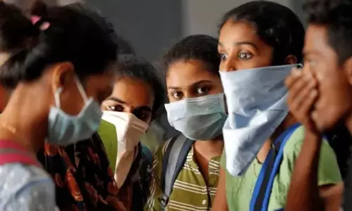 बढ़ते वायु प्रदूषण के बीच UP NCR के स्कूलों में ऑनलाइन कक्षाएं शुरू