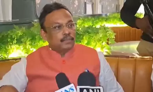 महाराष्ट्र चुनाव: BJP के विनोद तावड़े ने पैसे बांटने के आरोप को खारिज किया महाराष्ट्र चुनाव: BJP के विनोद तावड़े ने पैसे बांटने के आरोप को खारिज किया