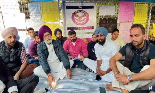Chandigarh: प्रदर्शनकारियों को सीनेट में सुधारों की सिफारिश करने का मौका दिया