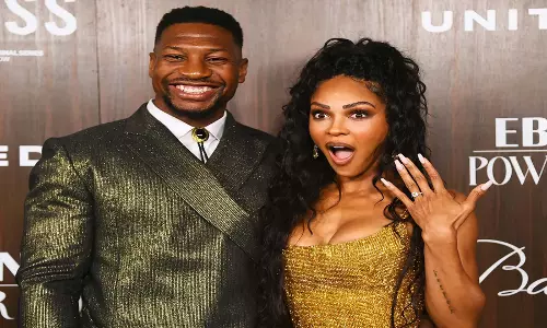 Jonathan Majors और मेगन गुड ने एक कार्यक्रम में सगाई की घोषणा की