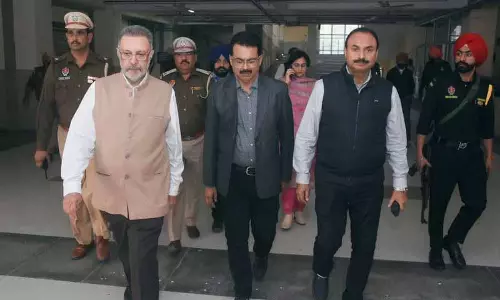 स्वास्थ्य मंत्री ने Civil Hospital का दौरा किया, फिर की ‘पुरानी’ घोषणाएं स्वास्थ्य मंत्री ने Civil Hospital का दौरा किया, फिर की ‘पुरानी’ घोषणाएं