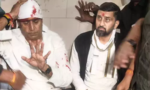 MH: डिस्चार्ज के बाद अनिल देशमुख ने कहा, ‘पत्थर और गोली में, किसी को बख्शेंगे नहीं MH: डिस्चार्ज के बाद अनिल देशमुख ने कहा, ‘पत्थर और गोली में, किसी को बख्शेंगे नहीं