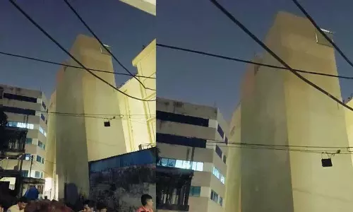 Siddiqnagar में चार मंजिला इमारत झुकने से दहशत का माहौल Siddiqnagar में चार मंजिला इमारत झुकने से दहशत का माहौल