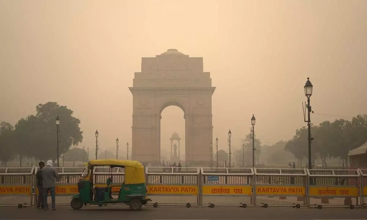 दिल्ली की जहरीली हवा में 422 हुआ AQI