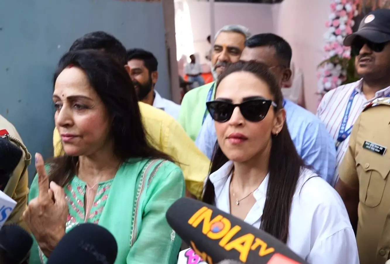 Hema Malini, बेटी ईशा देओल ने नागरिकों से मतदान करने का आग्रह किया