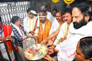 Telangana CM ने वेमुलावाड़ा मंदिर विकास कार्यों का शुभारंभ किया