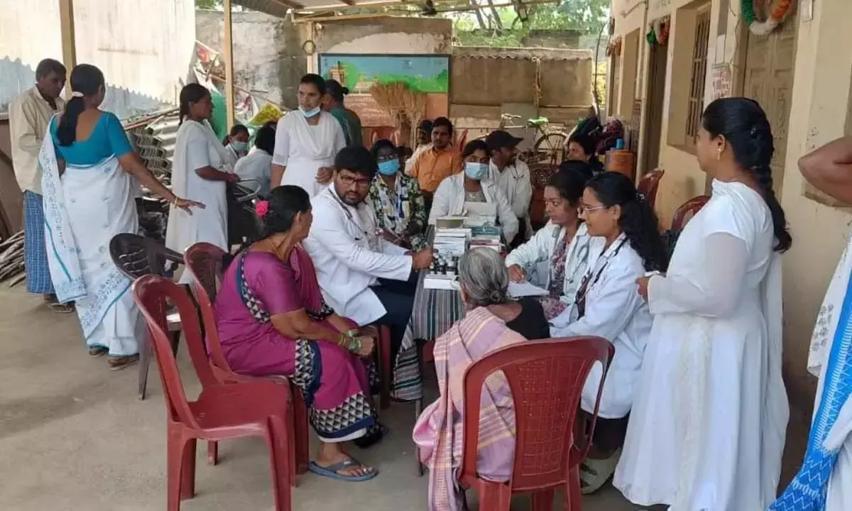 Health camps बीमारियों पर जागरूकता कार्यक्रम आयोजित