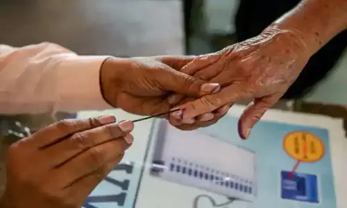 महाराष्ट्र-झारखंड में वोटिंग शुरू महाराष्ट्र-झारखंड में वोटिंग शुरू