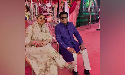 ऑस्कर विजेता AR Rahman और उनकी पत्नी सायरा ने करीब 30 साल बाद अलग होने का फैसला किया ऑस्कर विजेता AR Rahman और उनकी पत्नी सायरा ने करीब 30 साल बाद अलग होने का फैसला किया