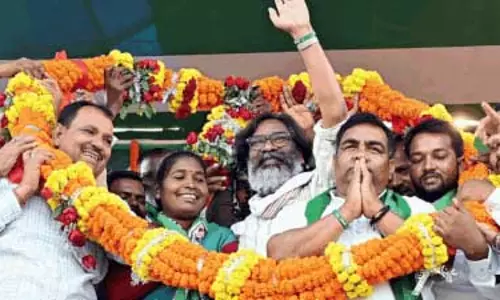 Jharkhand: आज मतदान में हेमंत सोरेन और बाबूलाल मरांडी के लिए दांव ऊंचे Jharkhand: आज मतदान में हेमंत सोरेन और बाबूलाल मरांडी के लिए दांव ऊंचे