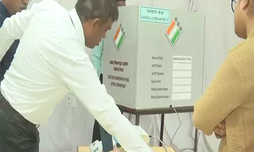मतदान के दिन Maharashtra में मॉक पोल आयोजित किए गए