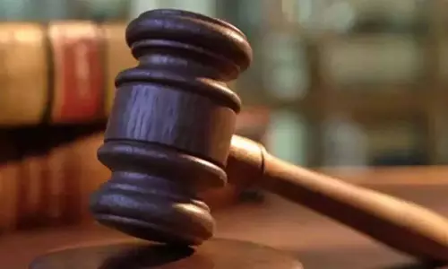 Andhra: हत्या और पोती के बलात्कार के मामले में व्यक्ति को आजीवन कारावास Andhra: हत्या और पोती के बलात्कार के मामले में व्यक्ति को आजीवन कारावास