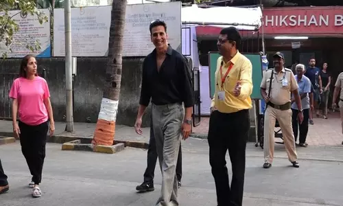 महाराष्ट्र विधानसभा चुनाव: Akshay Kumar सुबह-सुबह मतदान करने के लिए निकले महाराष्ट्र विधानसभा चुनाव: Akshay Kumar सुबह-सुबह मतदान करने के लिए निकले