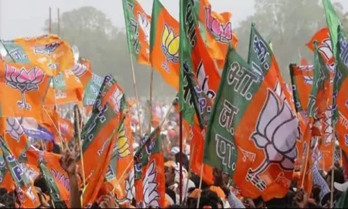 Telangana: बीआरएस से बढ़त लेने को आतुर भाजपा Telangana: बीआरएस से बढ़त लेने को आतुर भाजपा