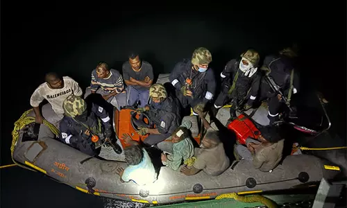 भारतीय तटरक्षक बल ने Pak समुद्री सुरक्षा एजेंसी से सात मछुआरों को बचाया