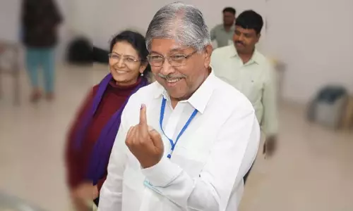 महाराष्ट्र विधानसभा चुनाव 2024: कोथरुड में मतदान का उत्साह महाराष्ट्र विधानसभा चुनाव 2024: कोथरुड में मतदान का उत्साह