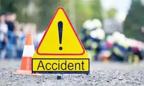 Pantnagar: फोटोग्राफी की दुकान चलाने वाले एक युवक की सड़क हादसे में दर्दनाक मौत Pantnagar: फोटोग्राफी की दुकान चलाने वाले एक युवक की सड़क हादसे में दर्दनाक मौत