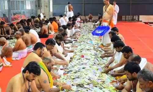 Srisailam Temple: भक्तों ने 4.14 करोड़ रुपये से अधिक की हुंडी चढ़ाई
