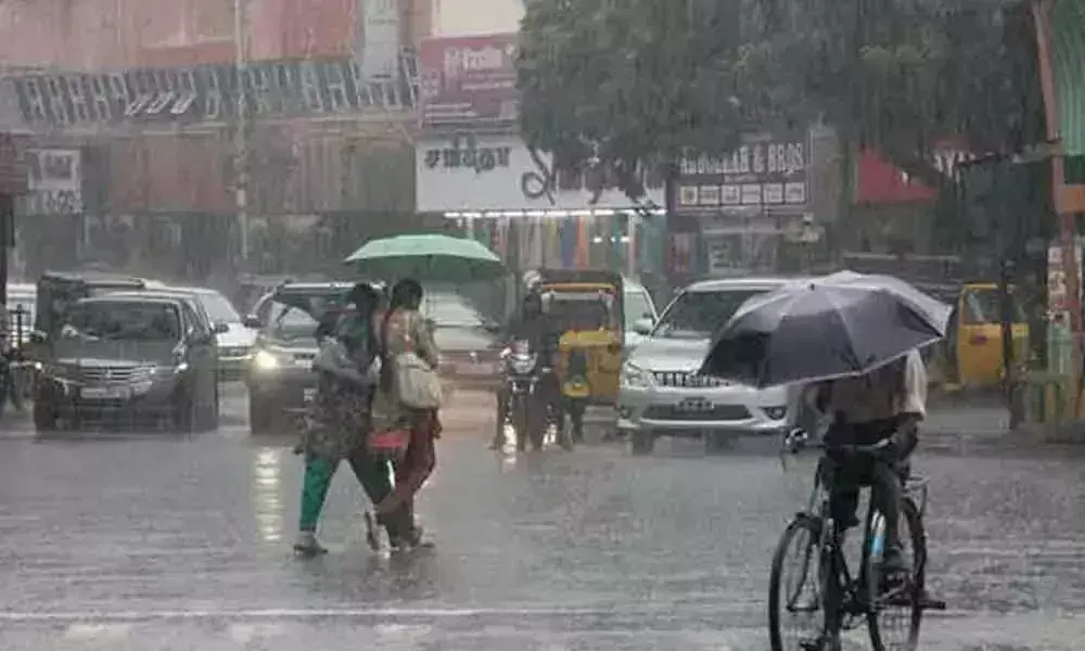 कम दबाव के कारण Andhra Pradesh में भारी बारिश की संभावना