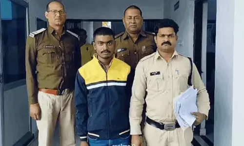 CG CRIME: शादी का झांसा देकर युवती से किया बलात्कार, आरोपी गिरफ्तार CG CRIME: शादी का झांसा देकर युवती से किया बलात्कार, आरोपी गिरफ्तार