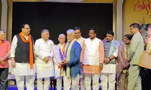 Chamba के कलाकार भुवनेश्वर ने पेंटिंग के लिए कालिदास अकादमी पुरस्कार जीता
