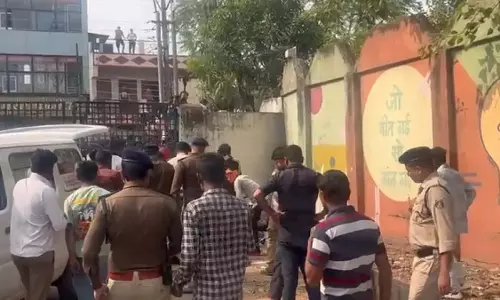 Raipur Breaking: इंडोर स्टेडियम के पीछे मिली अधेड़ की लाश, 2 थानों के टीआई मौके पर पहुंचे