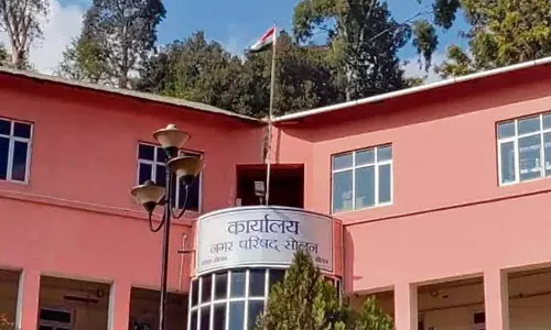 Solan MC ने बढ़ते बकाया के बीच जल शुल्क को युक्तिसंगत बनाने की मांग की Solan MC ने बढ़ते बकाया के बीच जल शुल्क को युक्तिसंगत बनाने की मांग की