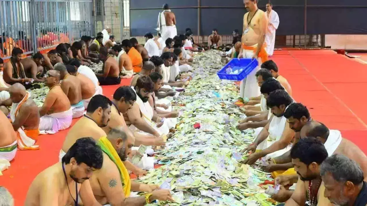 Srisailam temple: भक्तों ने 4.14 करोड़ रुपये से अधिक की हुंडी चढ़ाई