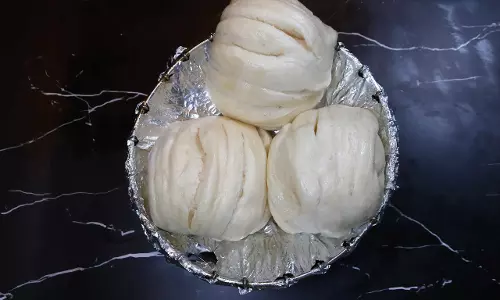 स्टीम्ड टिंगमो हॉटडॉग रेसिपी
