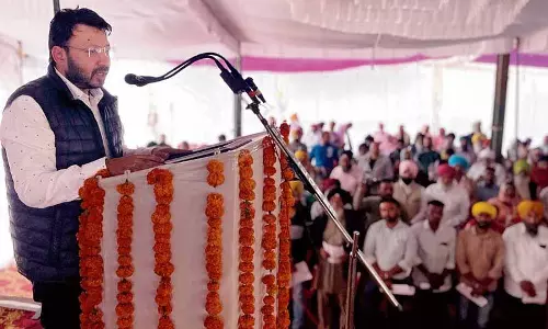 जनता के कल्याण के लिए काम करें पंच: Ravjot जनता के कल्याण के लिए काम करें पंच: Ravjot