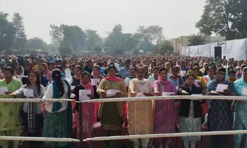 मंत्री Bhagat ने 5,443 जिला पंचों को शपथ दिलाई