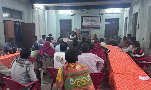 Churu: एसडीएम ने सिरसा के ग्रामीणों की सुनी समस्याएं Churu: एसडीएम ने सिरसा के ग्रामीणों की सुनी समस्याएं